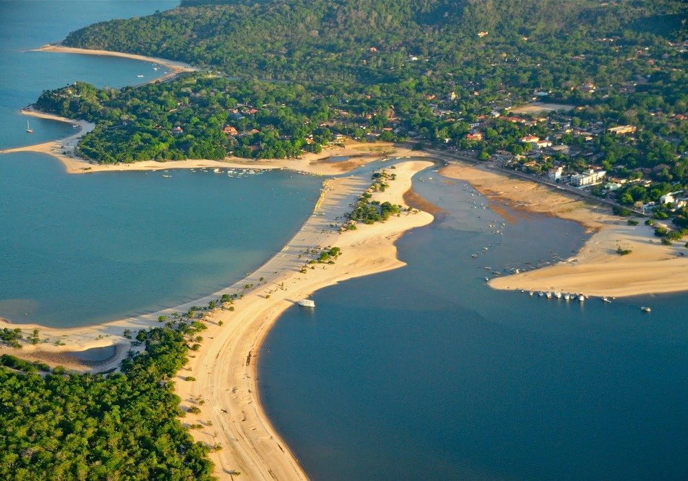 O Parque Nacional da Amazônia e as praias de rio cristalino que emergem no coração do Tapajós