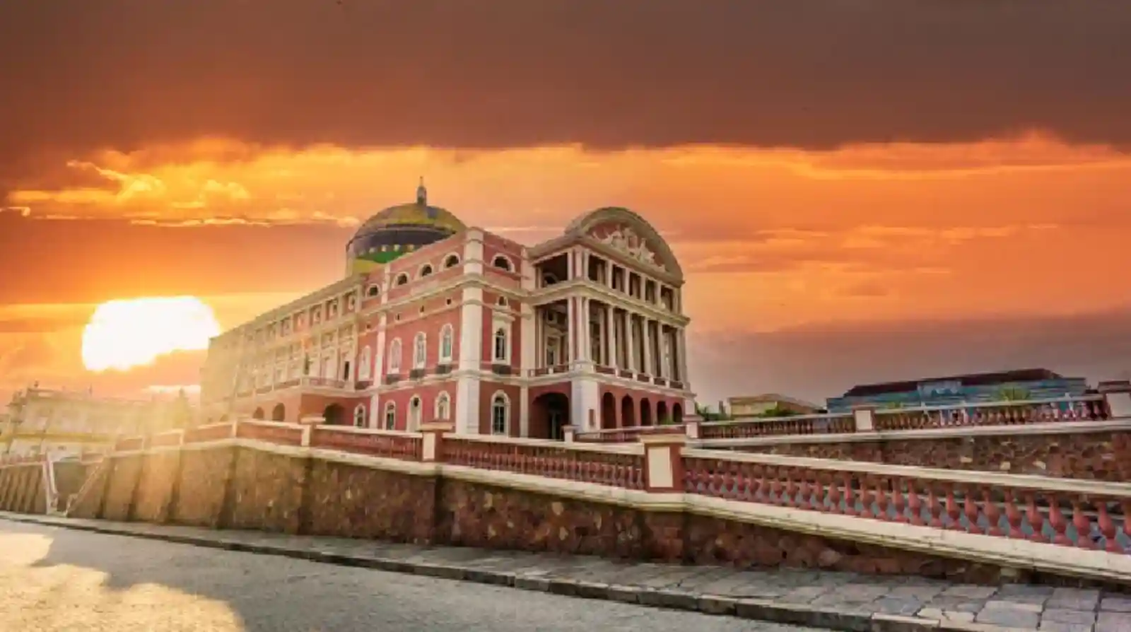 Como a era dourada do ciclo da borracha transformou Manaus e Belém em metrópoles modernas na Floresta Amazônica